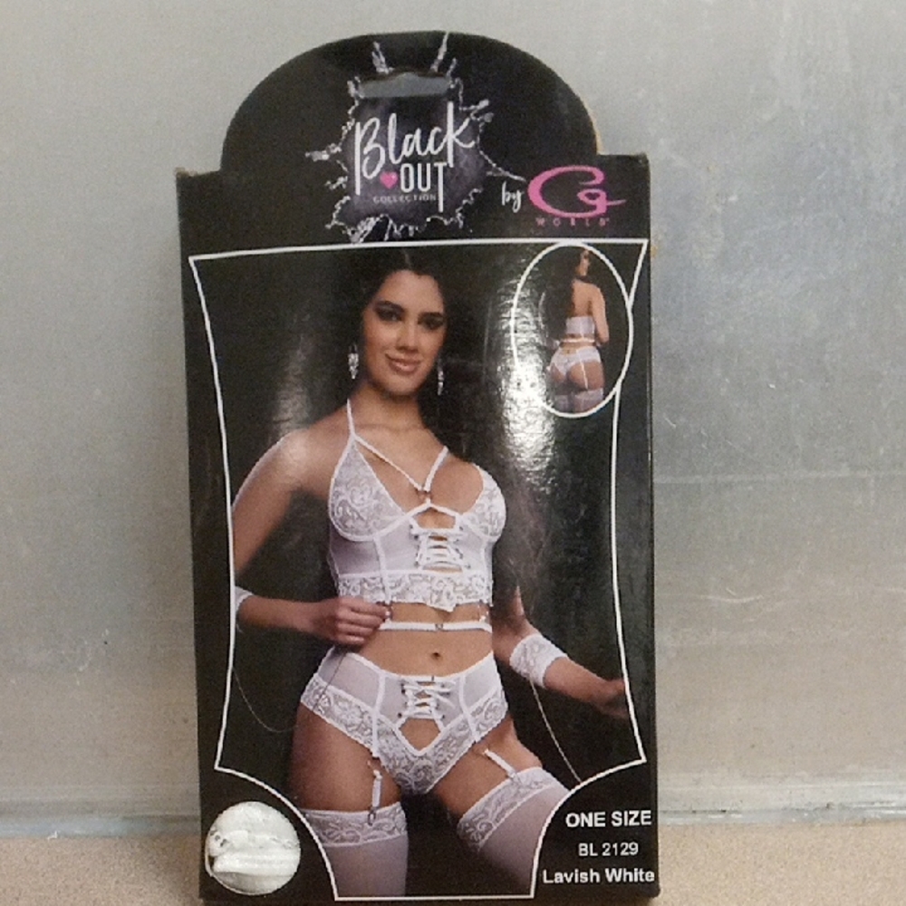 White Lace Lingerie Set